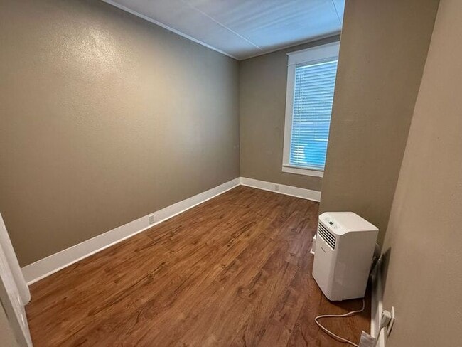 Building Photo - Downtown Pensacola - 2 bedroom, 1 bathroom...