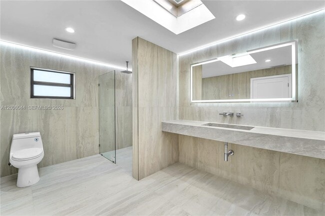 Building Photo - 4700 SW 110th Ave