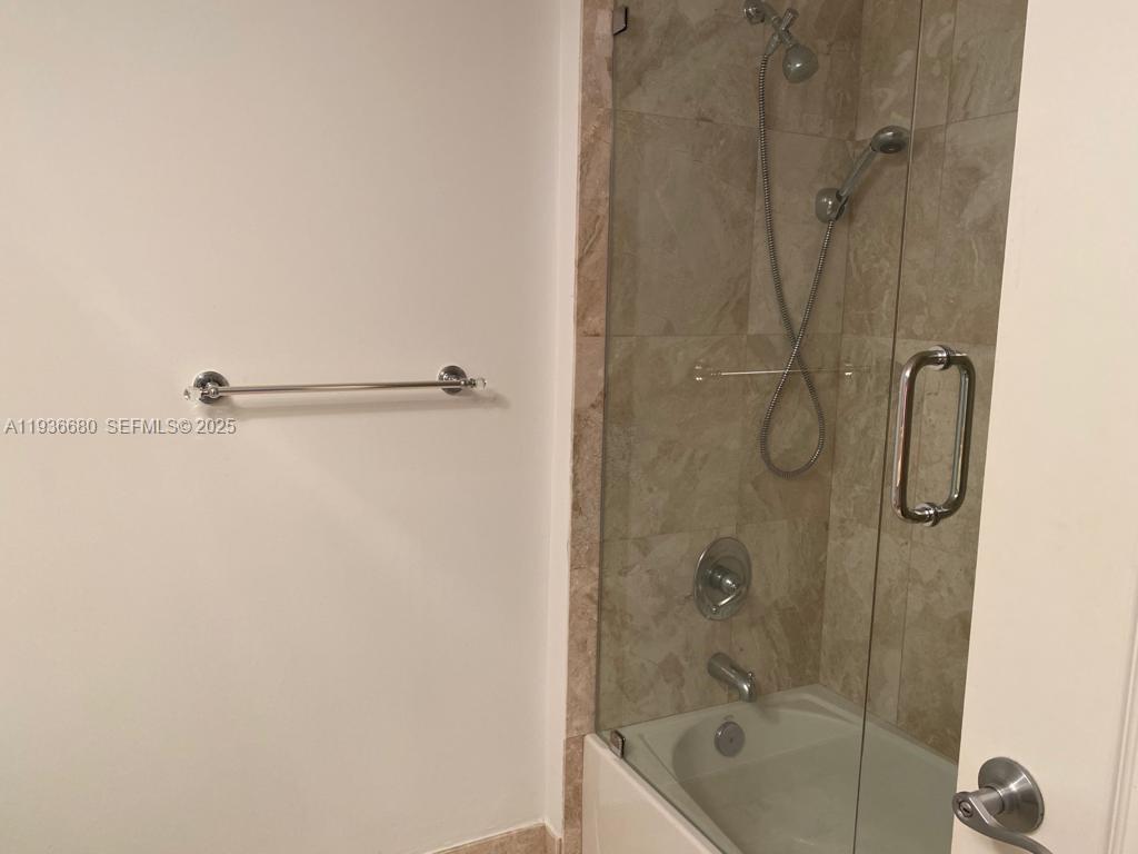 Building Photo - 2101 Brickell Ave