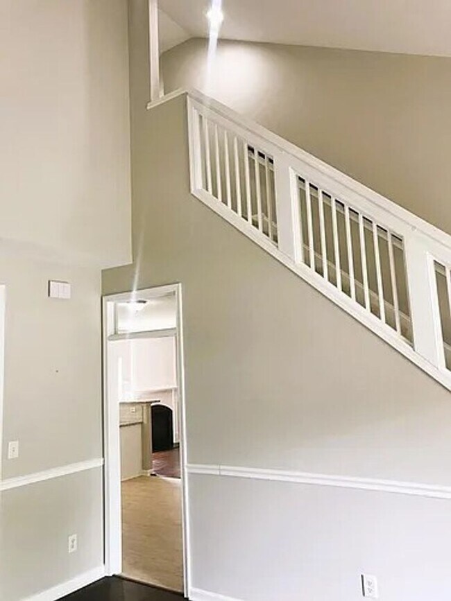 Building Photo - 4 Bedroom 2.5 Bath SF home - COMING SOON!