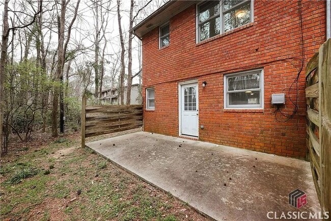 Building Photo - 207 Highland Park Dr