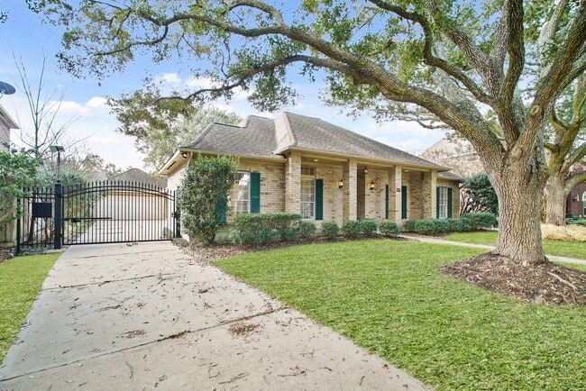 Building Photo - 1438 Crescent Green Dr