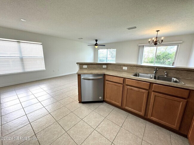 Building Photo - 1500 Calming Water Dr
