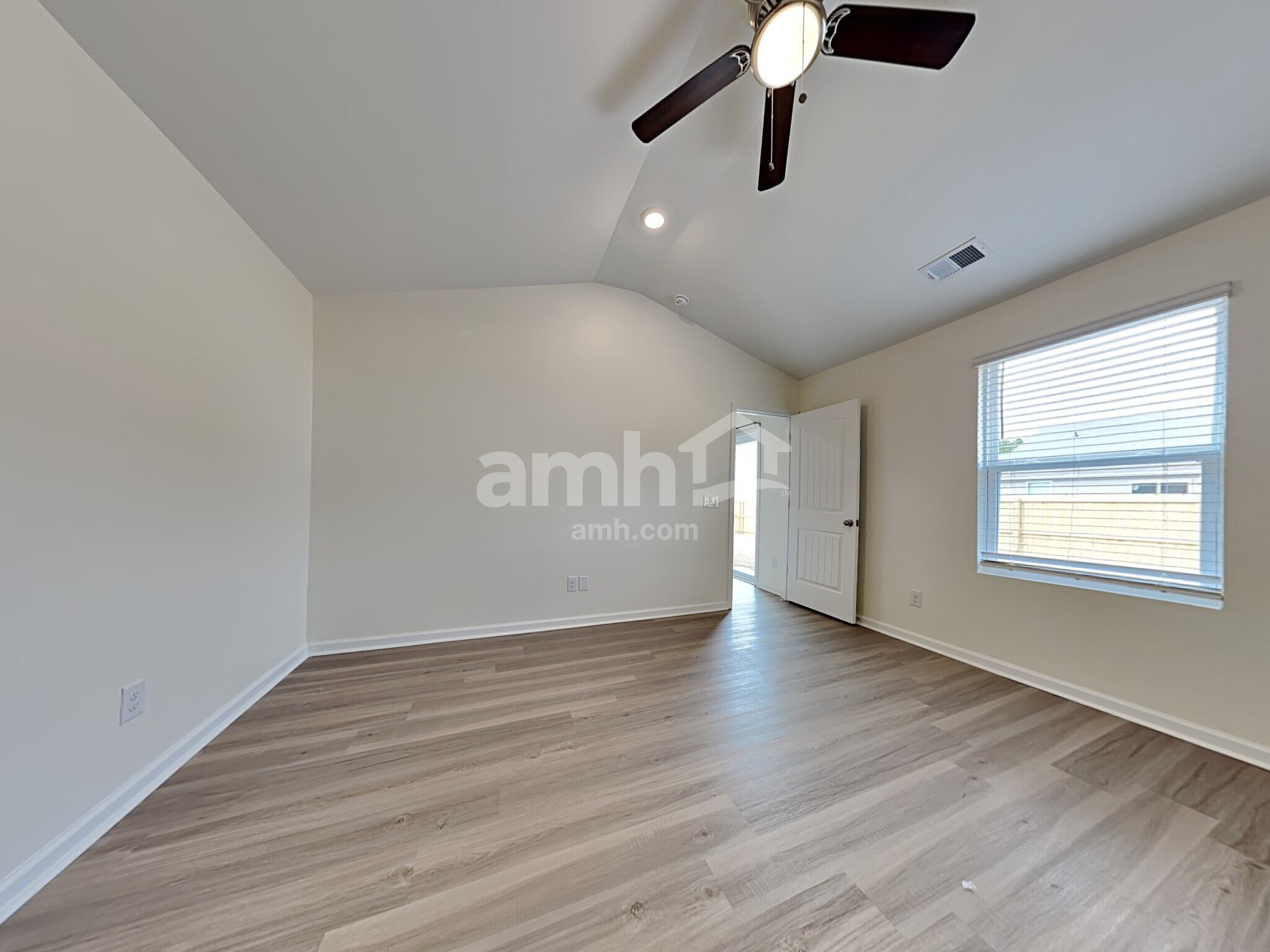 Building Photo - 1325 John Swann St