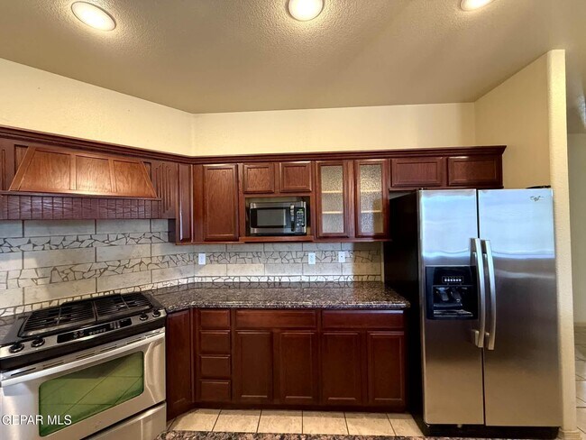 Building Photo - 11533 Merejildo Madrid St