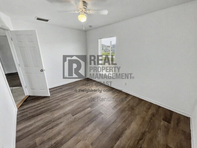 Building Photo - 1135 Harry Ave S