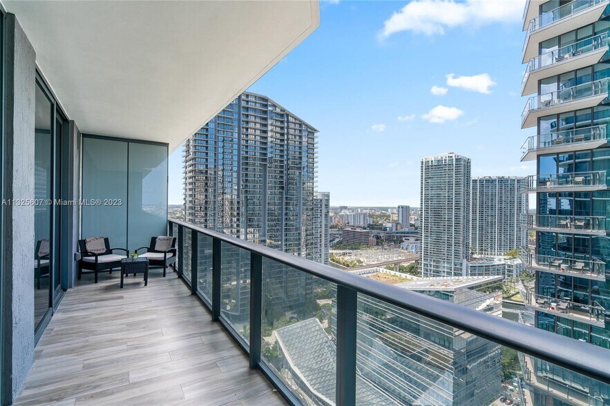 Building Photo - 801 S Miami Ave