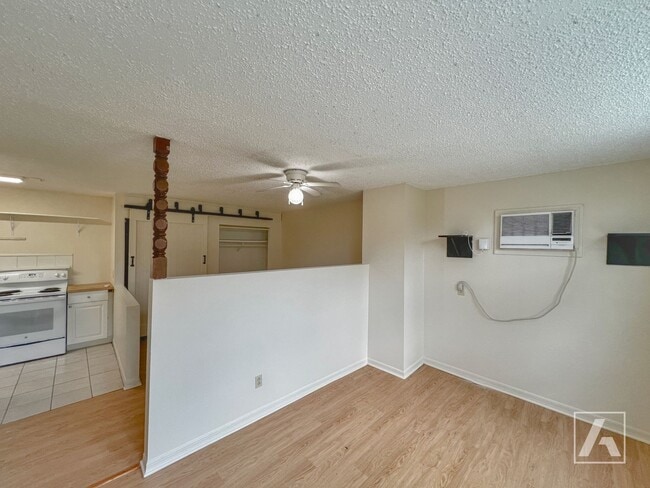 Building Photo - 317 Harwood St