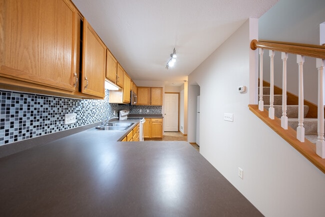 Building Photo - 557 French Ln