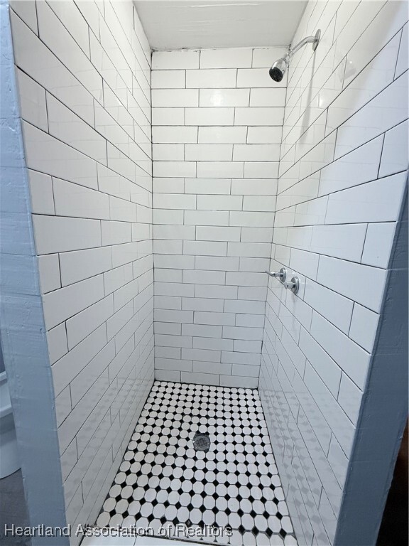 Building Photo - 320 Walnut St