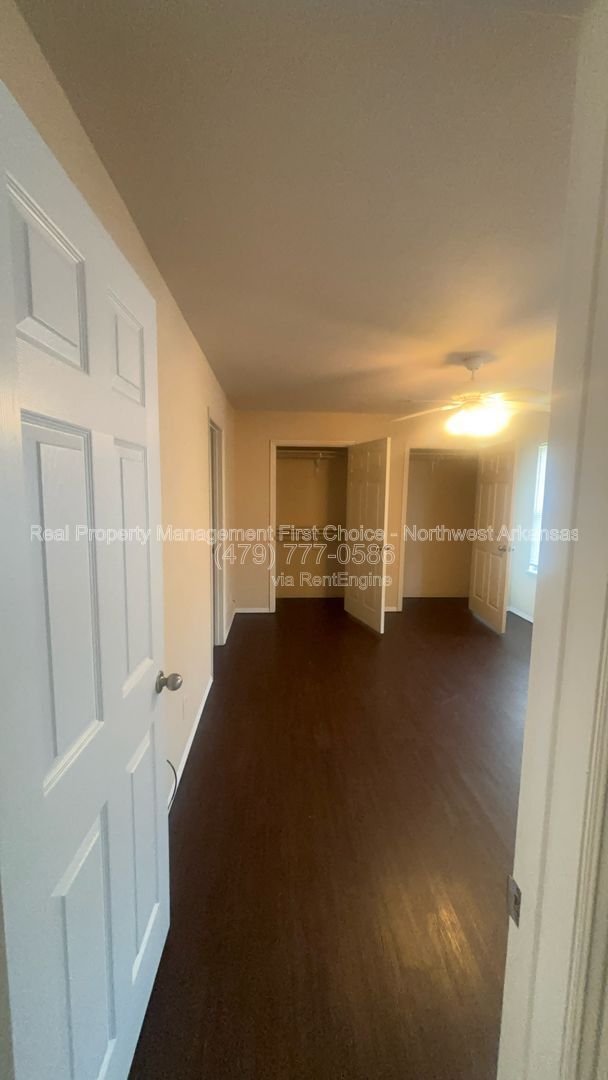 Building Photo - 790 Appleridge Dr