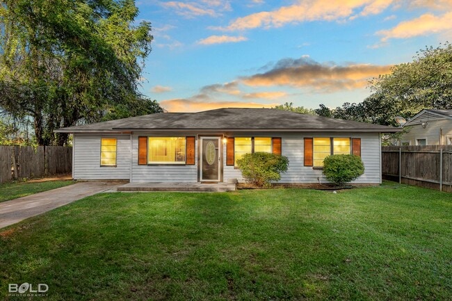 Building Photo - Check Out this Charming 3 bed 1 bath in Bossier