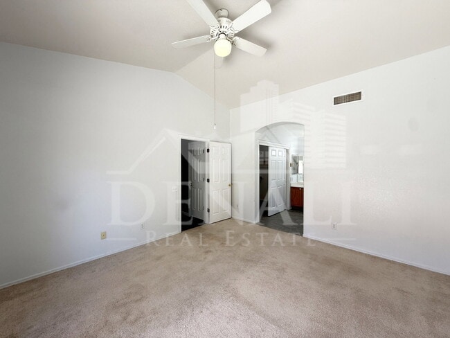 Building Photo - 6602 E Northridge St
