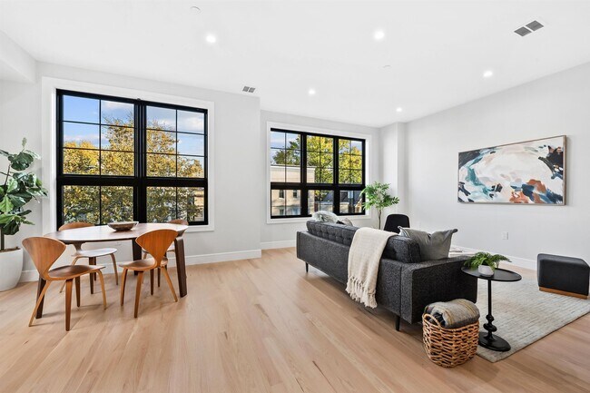 Primary Photo - 165 Delaware Ave