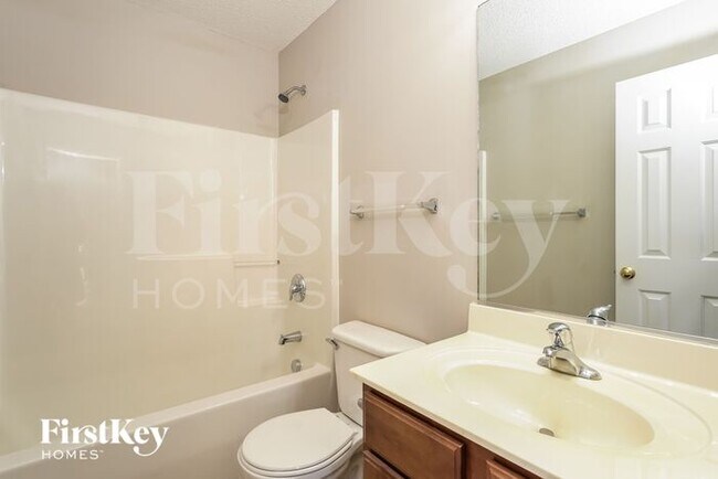 Building Photo - 4145 Crestwood Cir