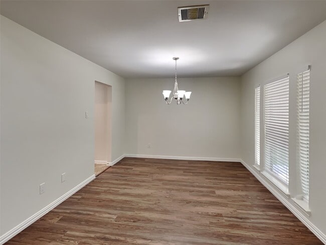 Building Photo - 26949 Carriage Manor Ln