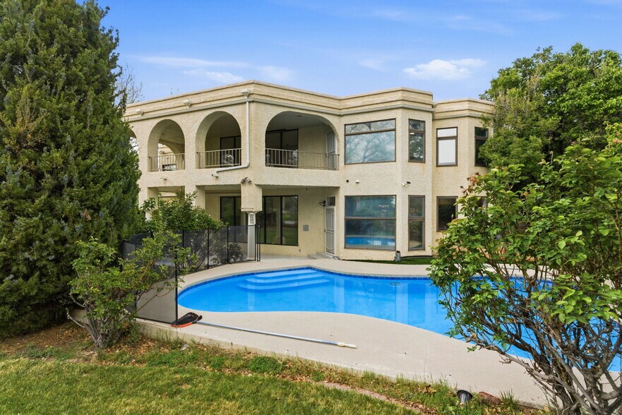 Building Photo - 9706 Tanoan Dr NE