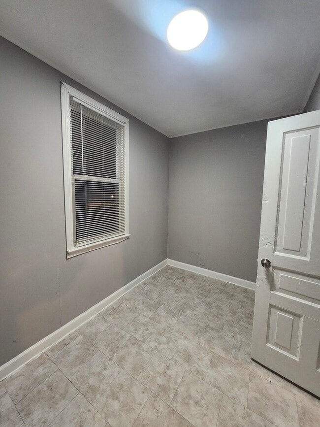 Building Photo - 3019 E 80th St