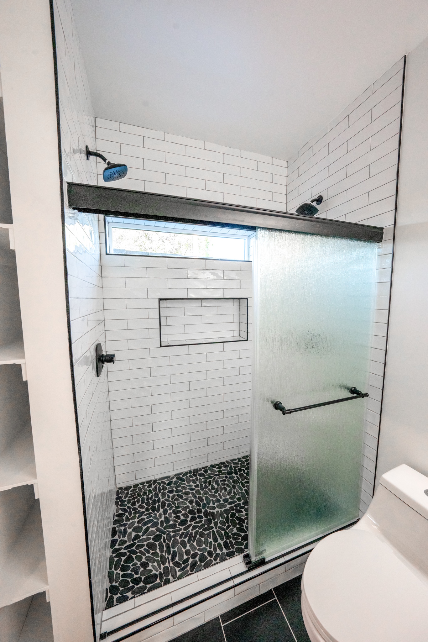 Building Photo - 1514 E Clarendon Ave