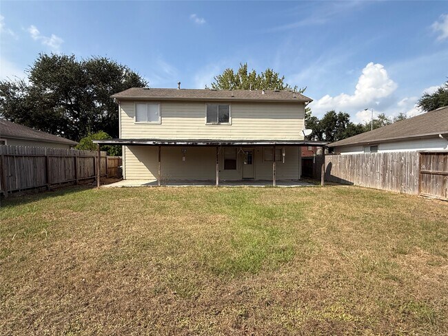 Building Photo - 2403 Chalet Rd