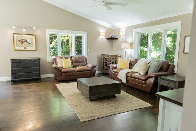 Building Photo - 8212 Bennett Rd