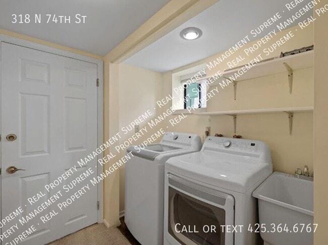 Building Photo - 318 N 74th St