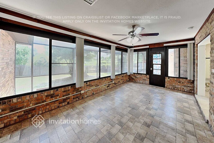 Building Photo - 34139 Radio Rd