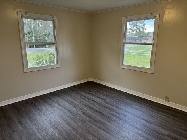 Building Photo - 305 Miller Blvd