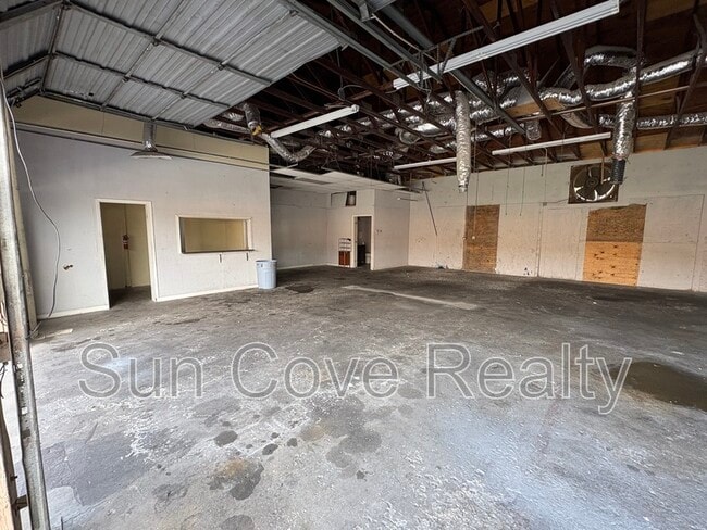 Building Photo - 14311 N Nebraska Ave