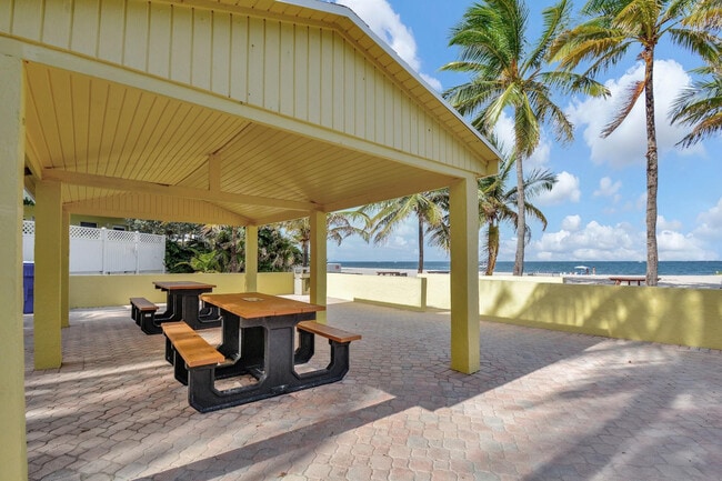 Building Photo - 7 Sunset Ln