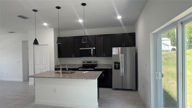 Building Photo - 3315 W Montgomery Ln