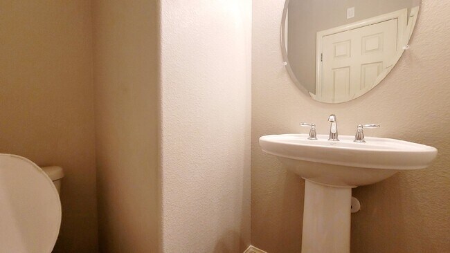 Building Photo - 7275 Shannon Ridge Ct