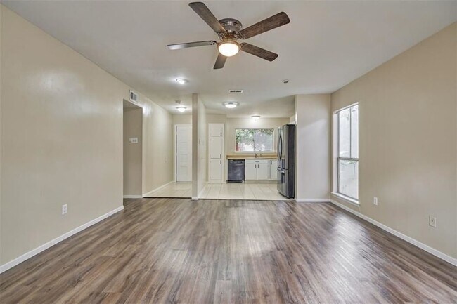 Building Photo - 45 Blue Fox Rd