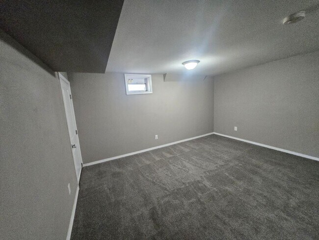 Building Photo - 3 Bedroom - 2 Bath Home in Spokane Valley