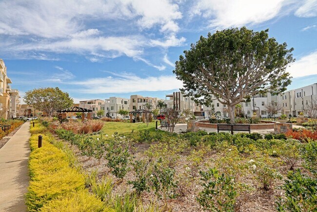 Building Photo - 13021 Central Ave