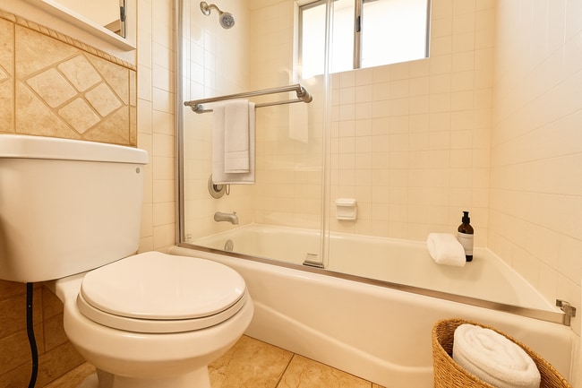 Building Photo - 5138 W 141st St