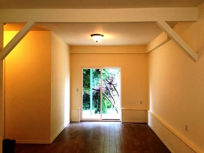 Building Photo - 19004 12th Ave NE