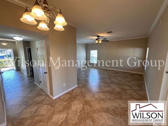 Building Photo - 512 Bella Rosa Cir