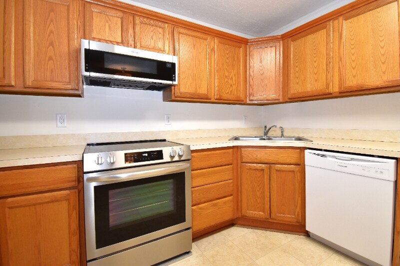 Building Photo - 433 Princess Ann Dr