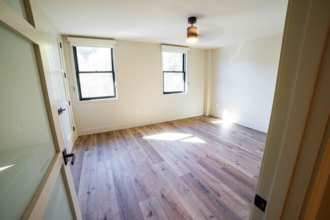 Building Photo - Rhine House Lofts