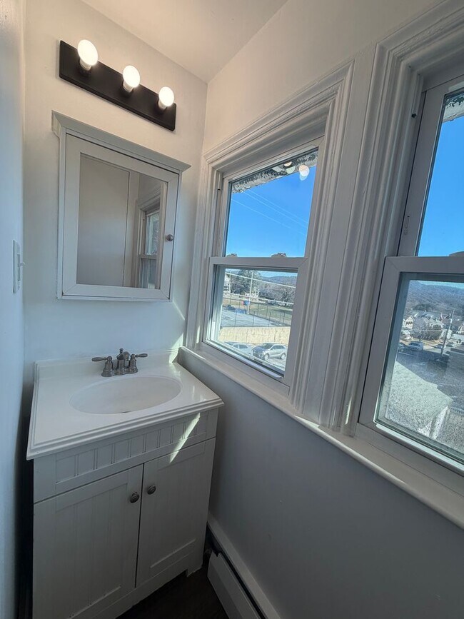 Building Photo - 17 N 24th St