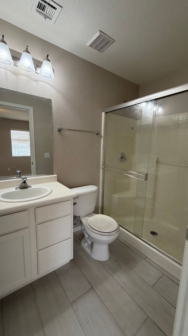 Building Photo - Newly Renovated Corner Lot Home