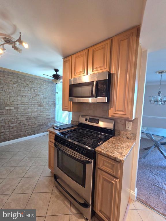 Building Photo - 3329 Huntley Sq Dr