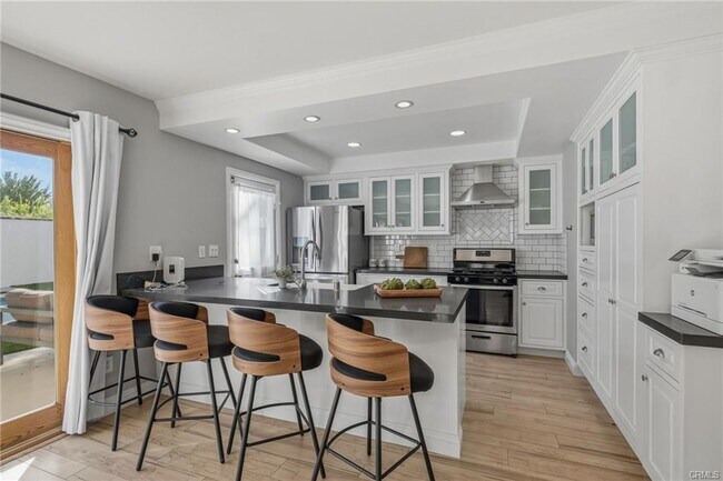 Building Photo - 23010 Hartland St