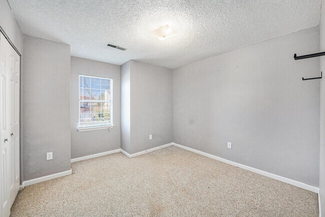 Building Photo - 8584 Cislo Ct