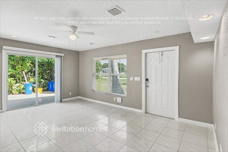 Building Photo - 17925 38th Rd N