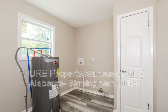 Building Photo - 208 22nd St SW