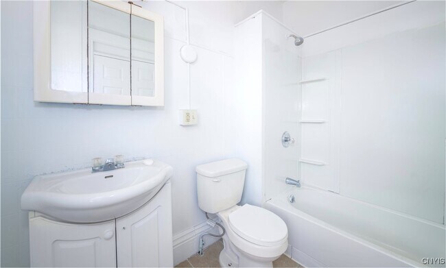 Building Photo - 50 E 4th St