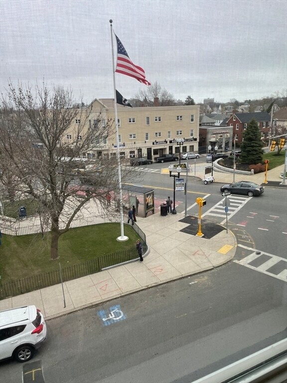 Building Photo - 10 Yeamans St