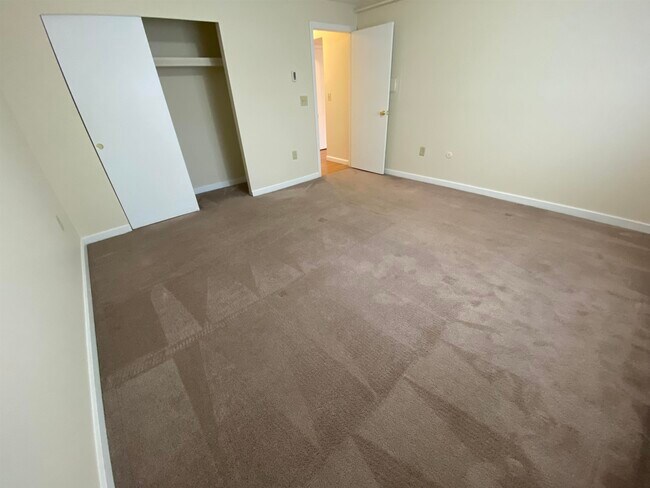 Building Photo - 29 Capron Rd